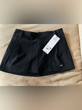 ALO Yoga Black Fan Club Mini Skort - Minimal Logo